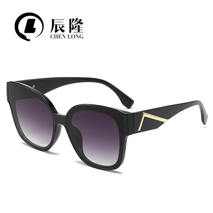 新款2024ins墨镜TR90遮阳8117时尚方形太阳眼镜