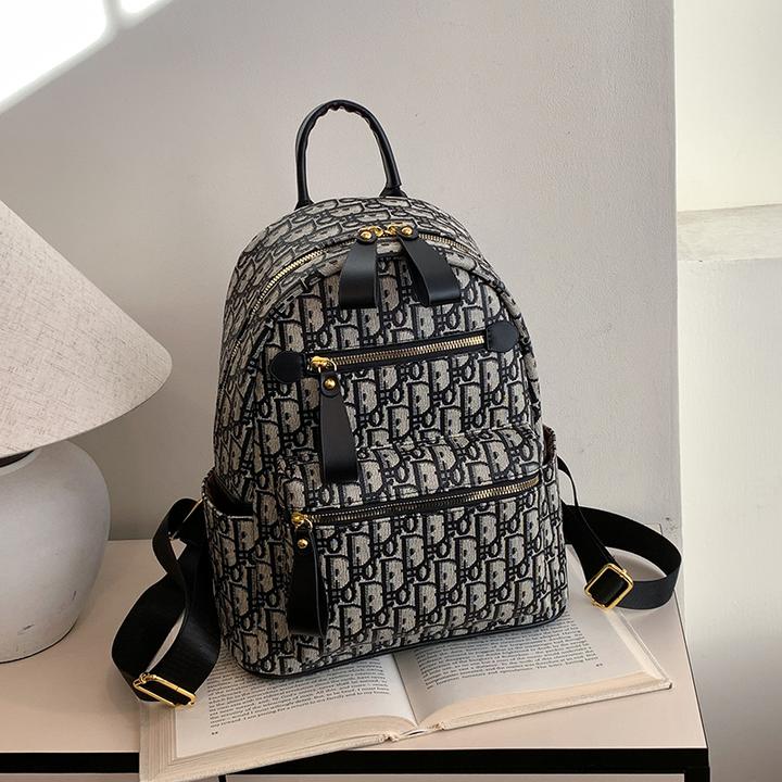 3608双肩包2025新款时尚百搭休闲女斜挎包日常外出通勤大容量背包