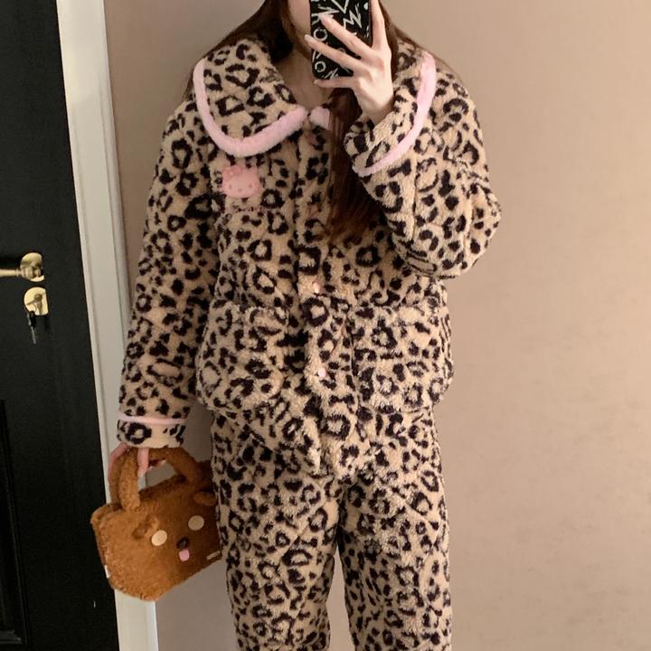 睡衣女秋冬季珊瑚绒三层夹棉大码加厚法兰绒可外穿豹纹套装家居服