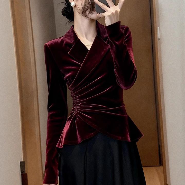 酒红色西装领丝绒衬衫女秋冬法式轻奢高级感干练气质褶皱收腰上衣
