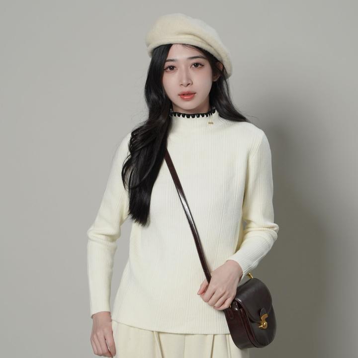 三福 冬季半高领加厚针织毛衣打底衫女保暖修身内搭上衣517390