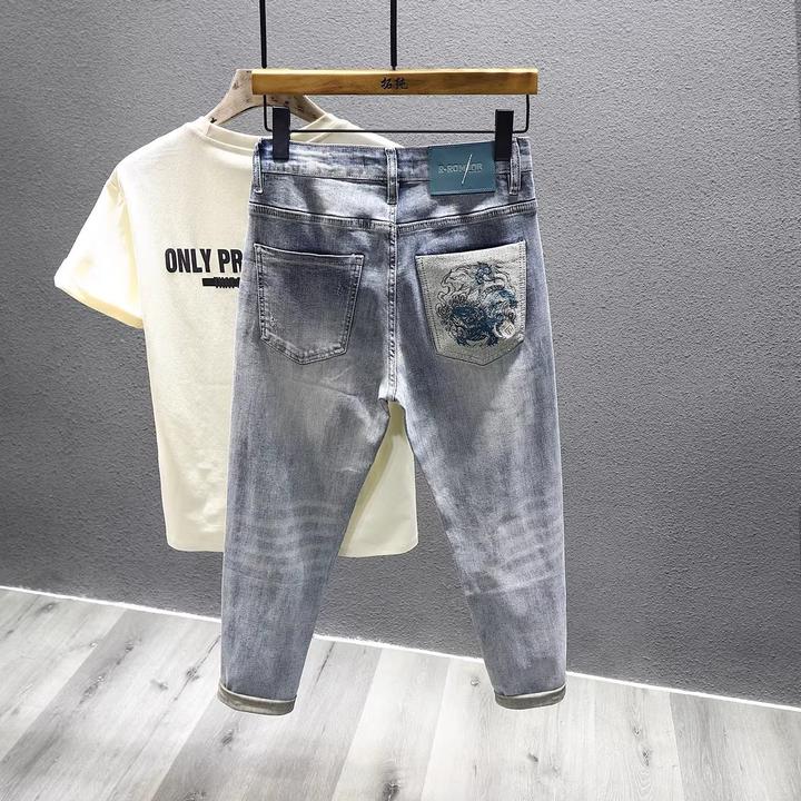 高街时尚刺绣男士小脚牛仔裤春夏新款百搭修身水洗休闲裤轻奢长裤