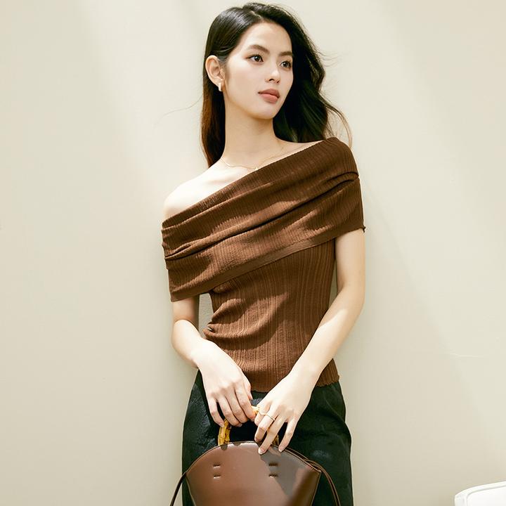 【粉丝专享】2025春夏短袖高弹露肩百搭针织衫女25031022