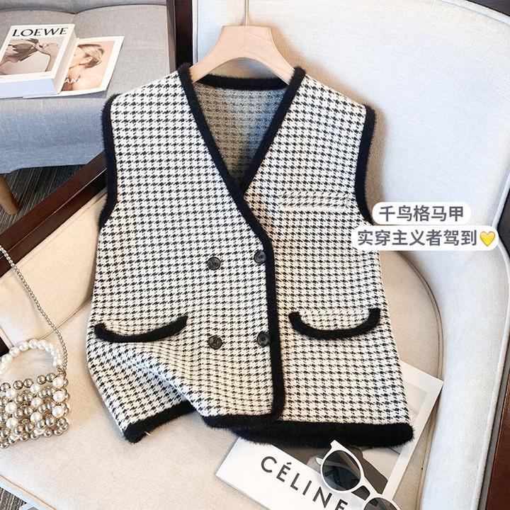 秋冬新款小香风千鸟格马甲外套女V领双排扣无袖针织开衫马夹背心