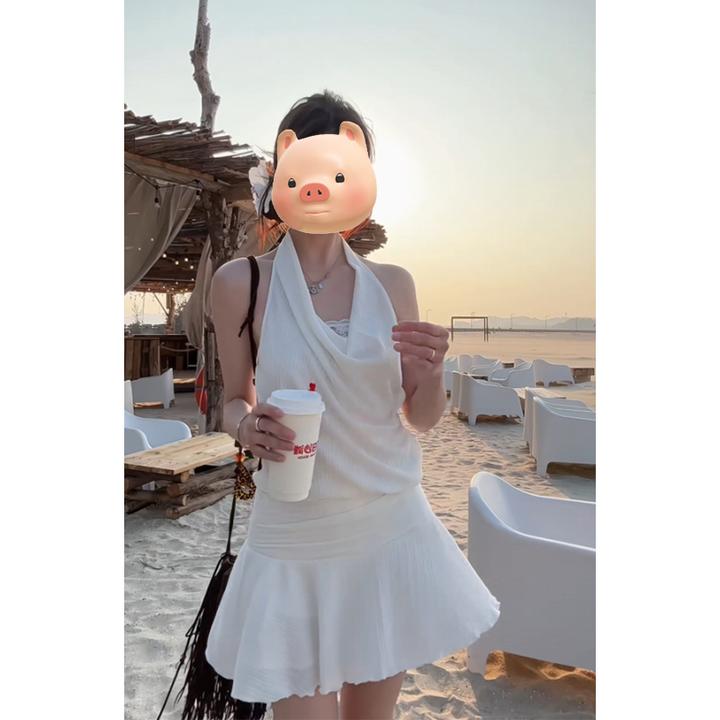 法式荡领白色露背挂脖吊带连衣裙女夏季海边度假风修身辣妹短裙子