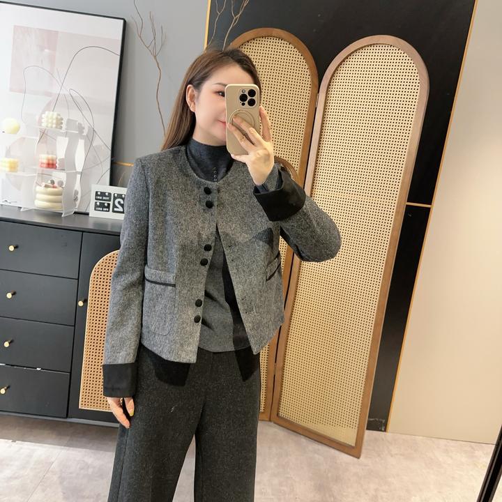【欧加粒粒】翻袖毛呢短外套秋冬撞色圆领单排扣气质显瘦 D25100611