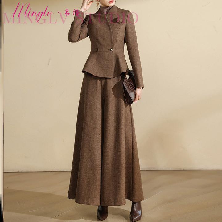 棕色时尚套装女春秋季2025年新款气质休闲减龄轻奢呢两件套裙裤