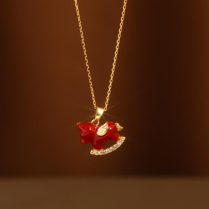 铜合金项链 红色小马吊坠项链女款马上有钱毛衣链秋冬高级感配饰