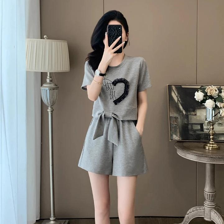 欧货时尚运动套装女夏季2025新款宽松休闲减龄炸街短袖短裤两件套