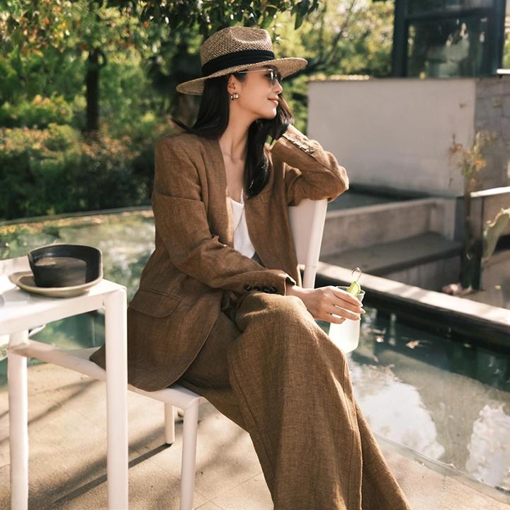 秋季巨好看的套装女2025新款时尚洋气咖色西装外套亚麻防晒裤春秋