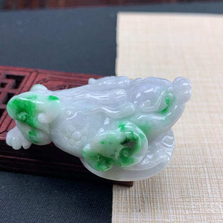 优惠缅甸纯天然A货翡翠老坑料精雕飘花绿色招财进宝金蟾吊坠摆件