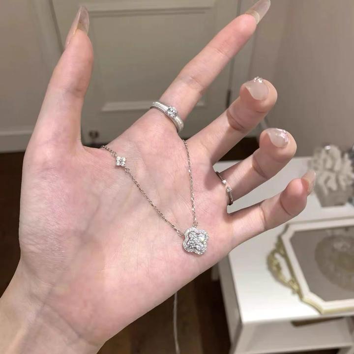 钛钢项链 精致爆闪四叶花锆石坠链温柔百搭轻奢高级感简约气质