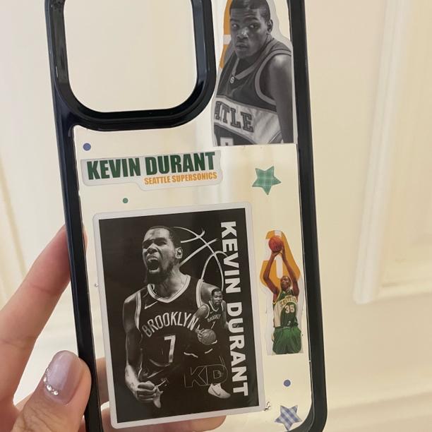 【球星定制款】nba球星贴纸款滴胶手机壳1个，默认微瑕no退no换～