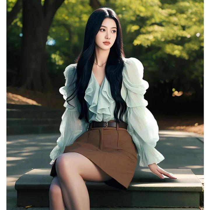 法式拼接荷叶V领衬衫女士设计感2025年春季新款气质百搭衬衣上衣