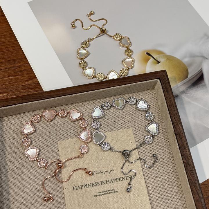 黄铜贝壳手链 爱心贝壳手链轻奢小众设计时尚百搭高级感气质手链