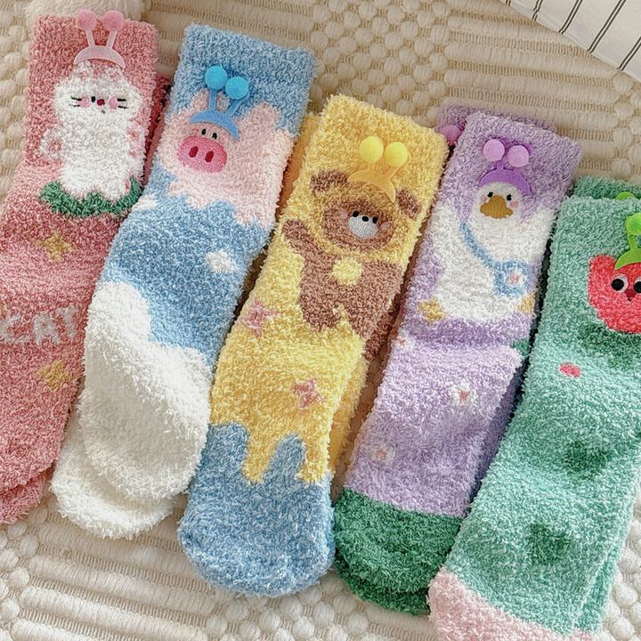 冬季珊瑚绒袜子女中筒袜可爱卡通加绒加厚保暖毛绒月子睡眠袜地板