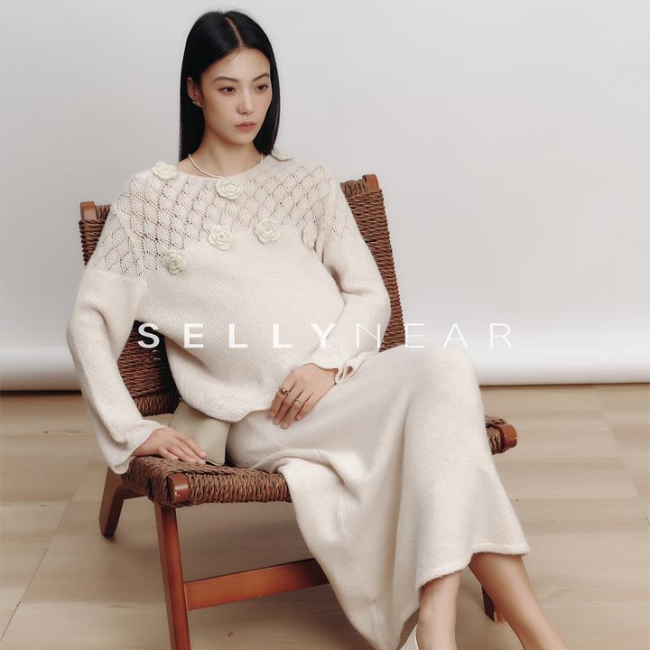 SELLYNEAR孕妇套装外穿2025新款冬装时尚花朵钩花毛衣半裙两件套