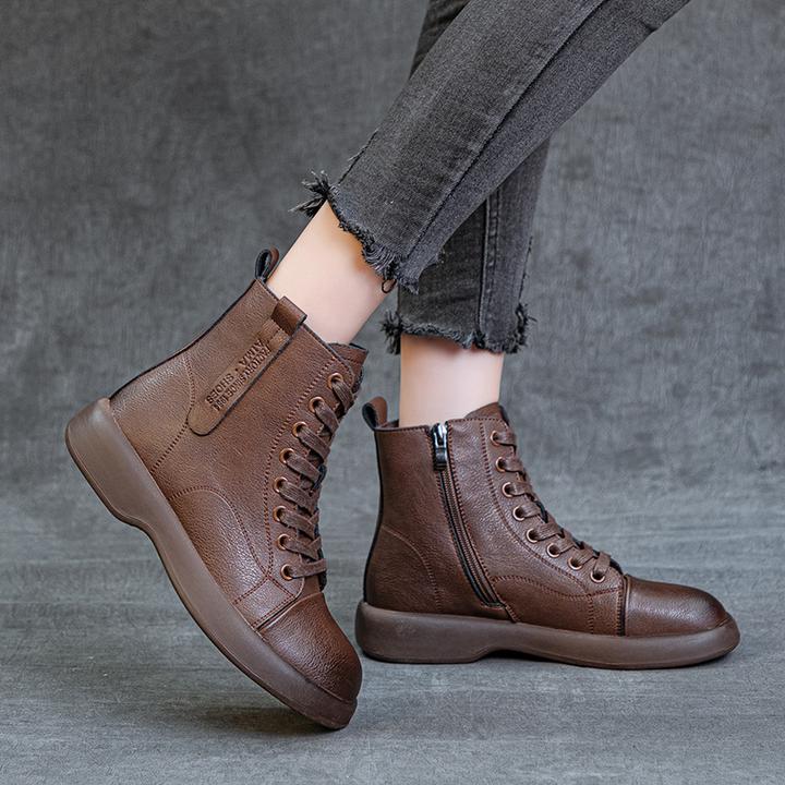 马丁靴女2024新款平底休闲百搭复古软底今年流行的小短靴女冬加绒