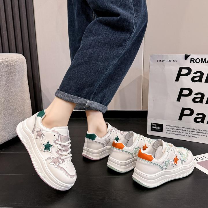 2025学生新款女板鞋休闲百搭学院风透气卡通可爱软底轻便网红