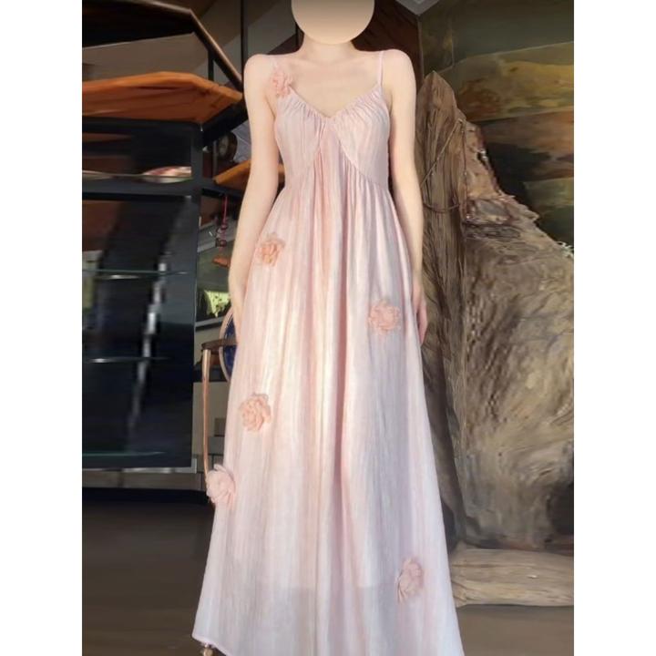 今年流行的漂亮长裙子法式独特超好看花朵吊带连衣裙2025新款春季