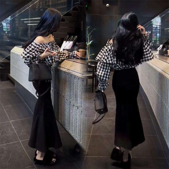 早秋新款韩版时尚气质格子荷叶领一字肩上衣+百搭黑色鱼