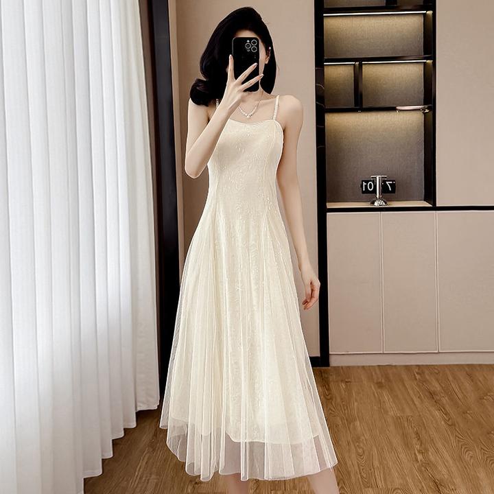 法式气质吊带连衣裙女春夏装2025夏季新款收腰显瘦网纱礼服长裙子
