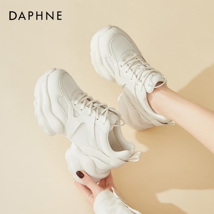 达芙妮老爹鞋女春季2026新款小白鞋超火不累脚配阔腿裤运动休闲鞋