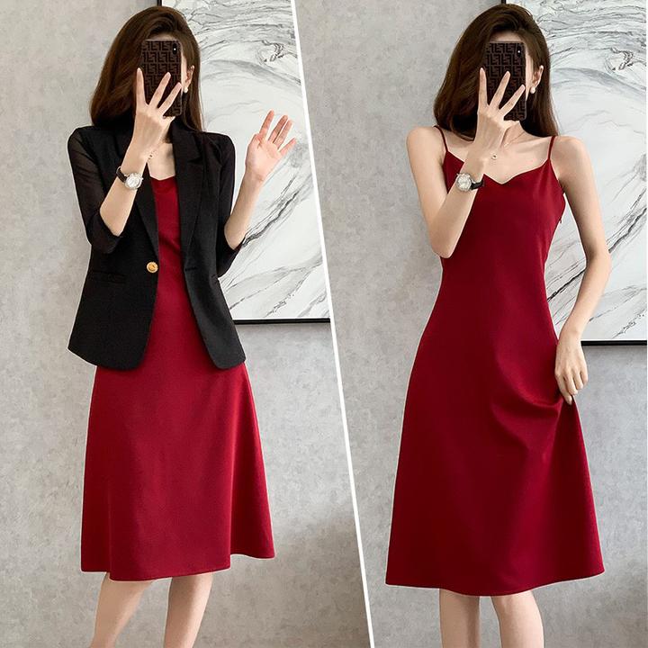 红色醋酸吊带连衣裙女夏2025新款高级感打底裙内搭裙子西装两件套