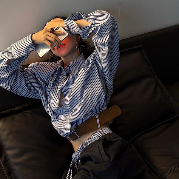 韩系早秋穿搭chic高级感独特超好看蓝色条纹衬衫黑色阔腿裤套装女