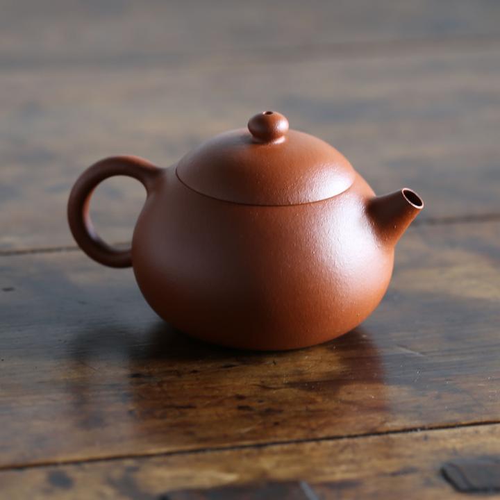 【薄胎生砂朱泥】“香玉堂”款 手工精制《经典西施》宜兴紫砂壶 120cc