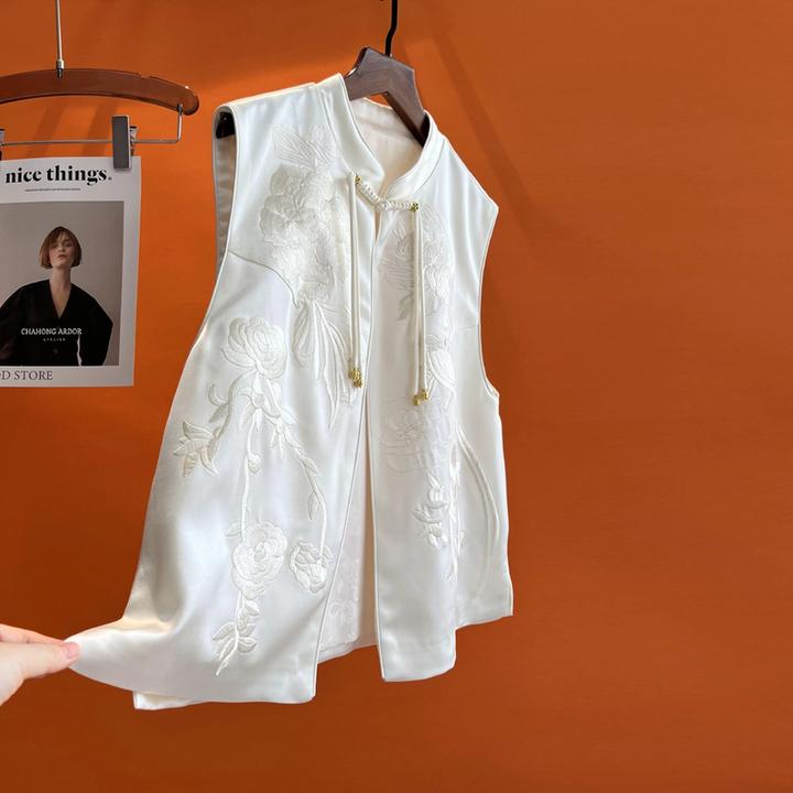 新中式高端醋酸马甲女春秋季国潮背心国风重工刺绣叠穿白色小坎肩