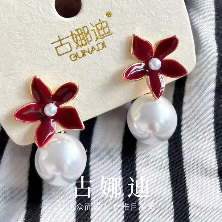 合金树脂耳饰 秋冬复古耳饰时尚甜美经典温柔百搭珍珠耳钉