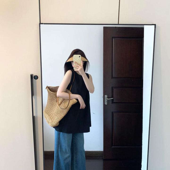 2025夏季新款法式黑色无袖衬衫女宽松显瘦高级感上衣百搭牛仔裤