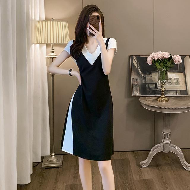 高级感小个子V领连衣裙2024夏季新款女假两件拼接收腰气质裙子