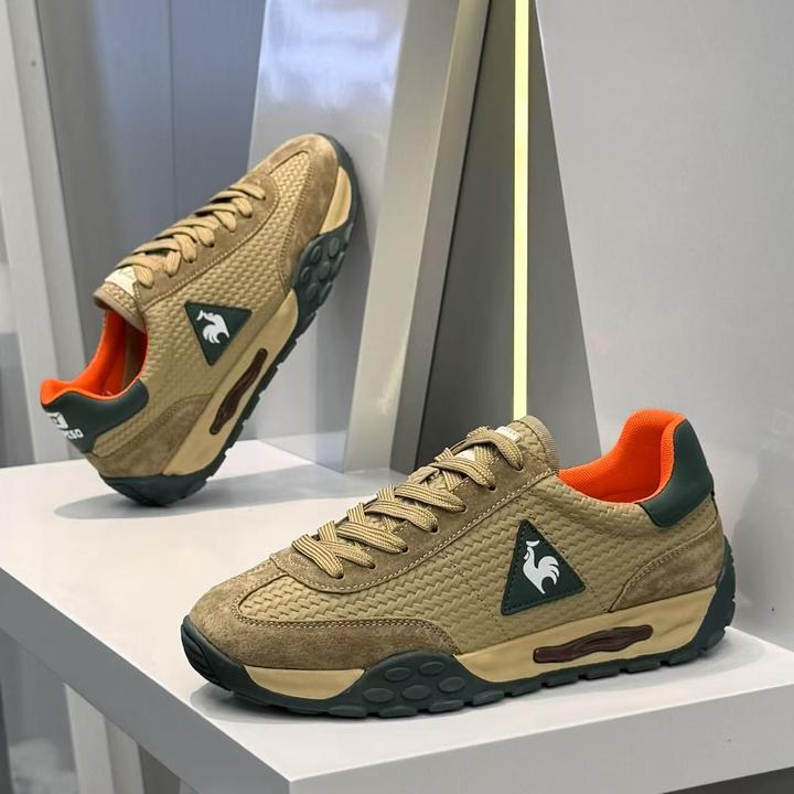 2025秋季新款潮流舒适设计感个性网红爆款秋季透气国潮秋季阿甘鞋