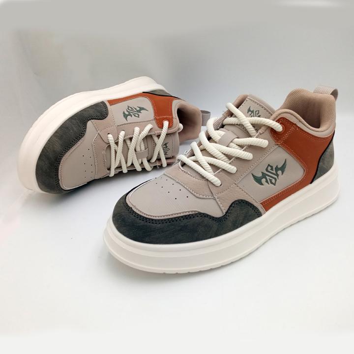 秋冬季2025新款百搭青少年低帮休闲板鞋复古小众厚底增高男运动鞋