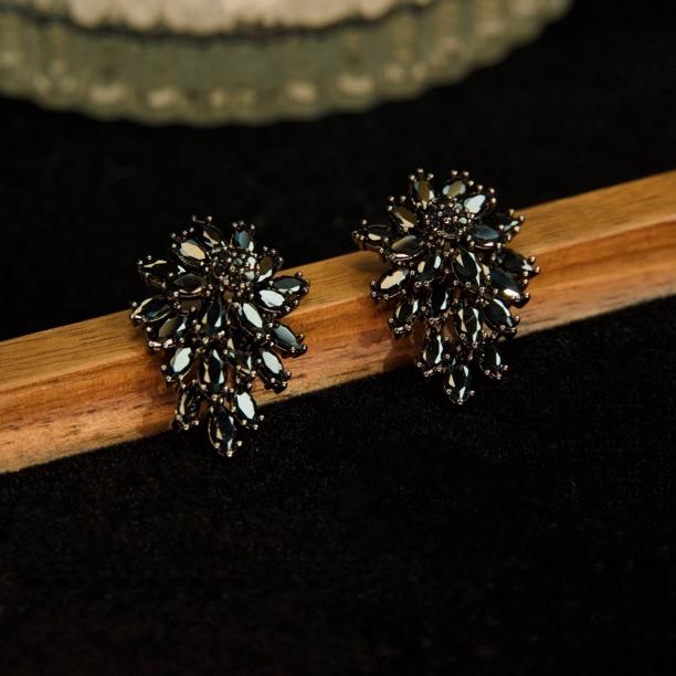 铜合金耳饰 A271气质手工温柔气质优雅女神时尚耳环精致重工黑色