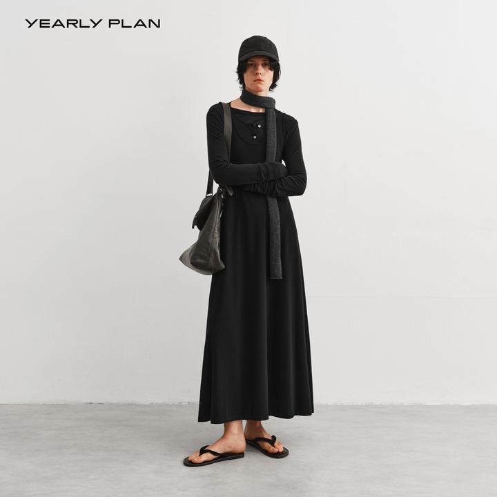 YEARLY PLAN 2025秋 时髦自然流畅亲肤舒适针织连衣裙 3297气质