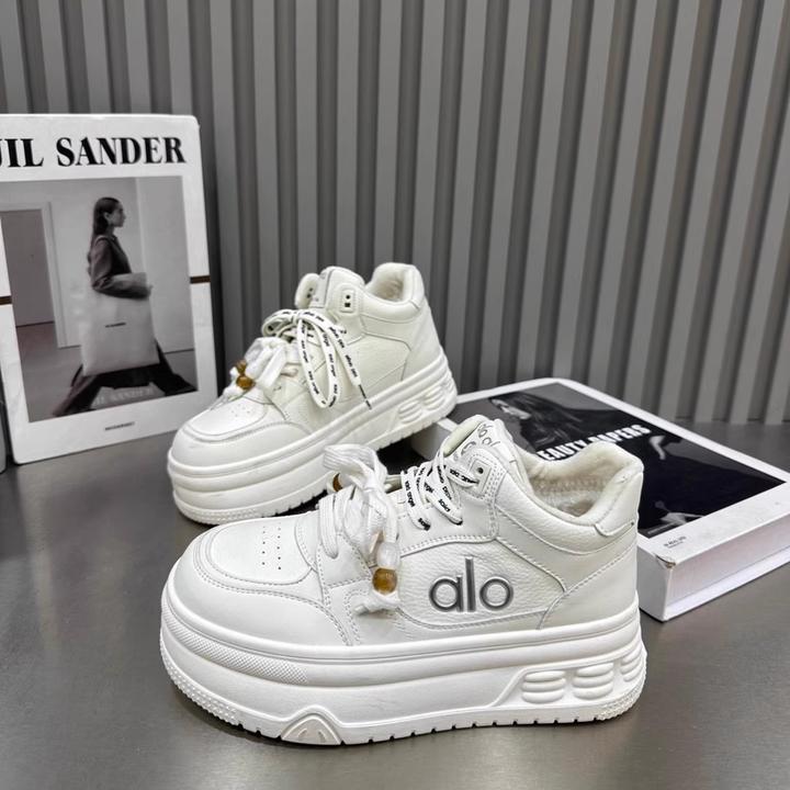 真皮高帮加绒小白鞋百搭增高舒适女鞋厚底松糕板鞋秋冬休闲运动鞋