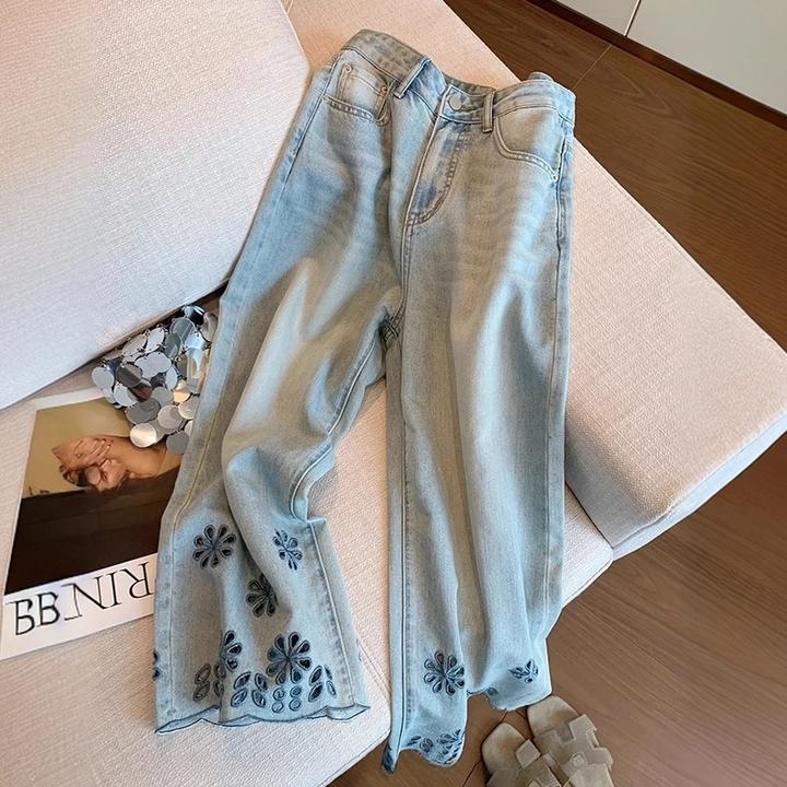 2025夏季薄款新款镂空花纹九分裤女显瘦高腰刺绣复古气质风牛仔裤