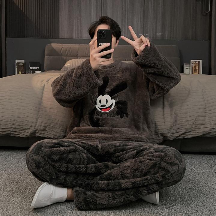 圆领珊瑚绒睡衣男冬天加厚加绒保暖青少年卡通家居服可外穿两件套