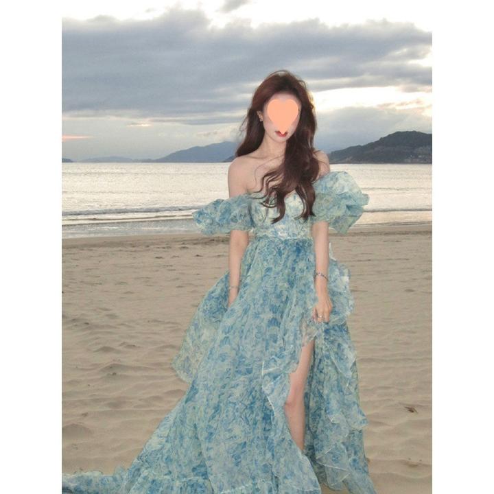 doumpp抹胸连衣裙女高级感轻奢名媛宴会礼服一字肩露锁骨泡泡袖公