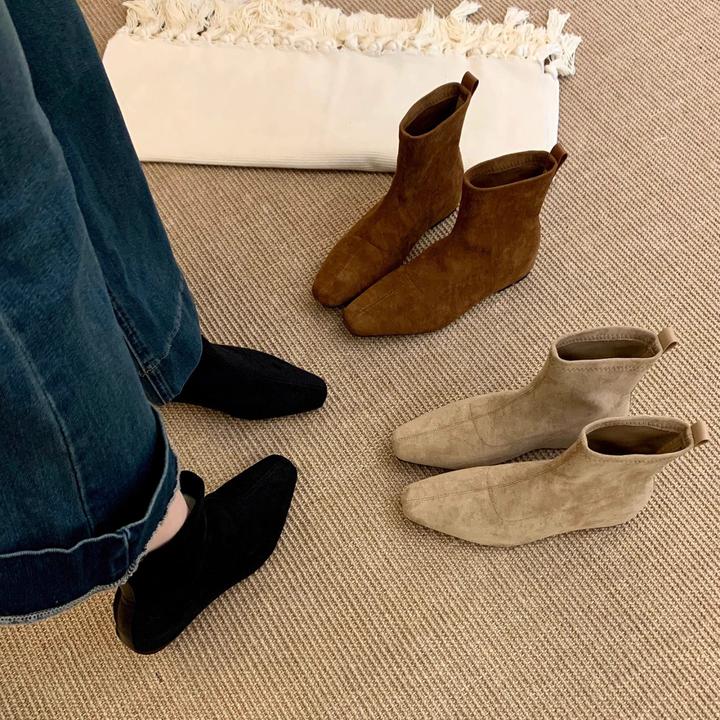 欧美2025秋冬新款简约磨砂绒面平底袜靴平跟瘦瘦靴气质尖头短靴女
