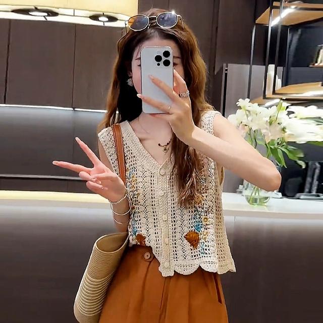 v领薄款冰丝针织马甲女春夏季2025新款爆款针织开衫镂空无袖上衣