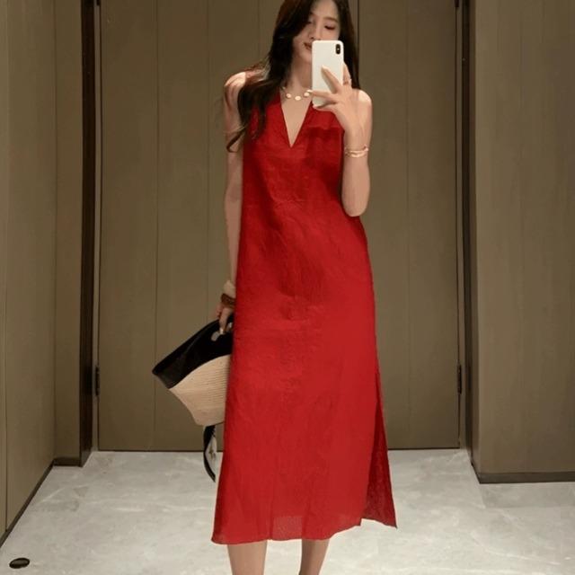 法式红色时尚连衣裙女夏季2025新款简约时尚气质v领背心亚麻长裙