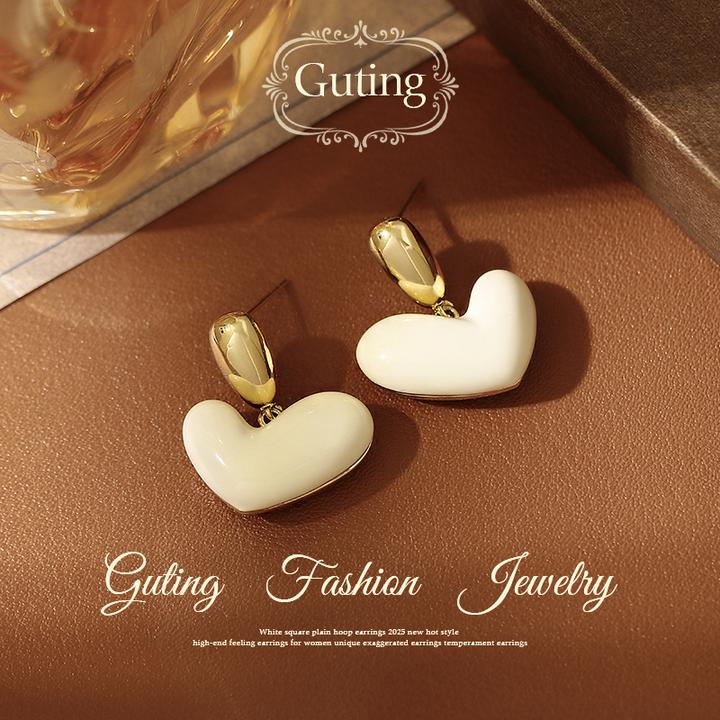 铜合金耳饰 21029优雅法式白色爱心耳环精致心形耳钉简约