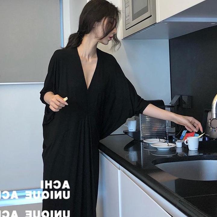 莫代尔连衣裙女春夏季新款欧货宽松大牌性感V领气质黑色中长裙子