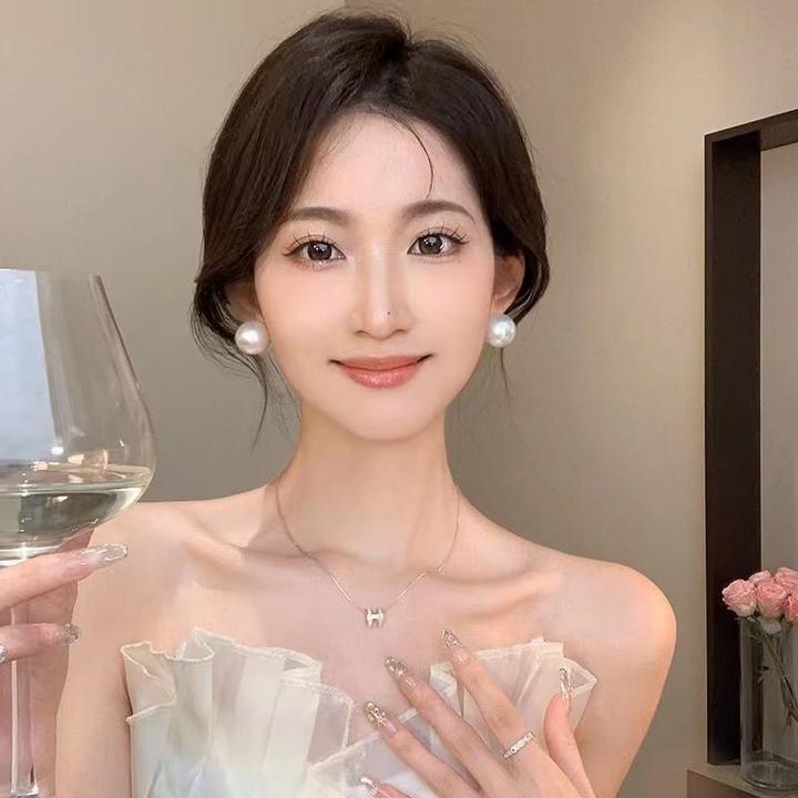 铜合金耳饰 超大珍珠温柔百搭耳环轻奢法式复古赫本高级气质耳针