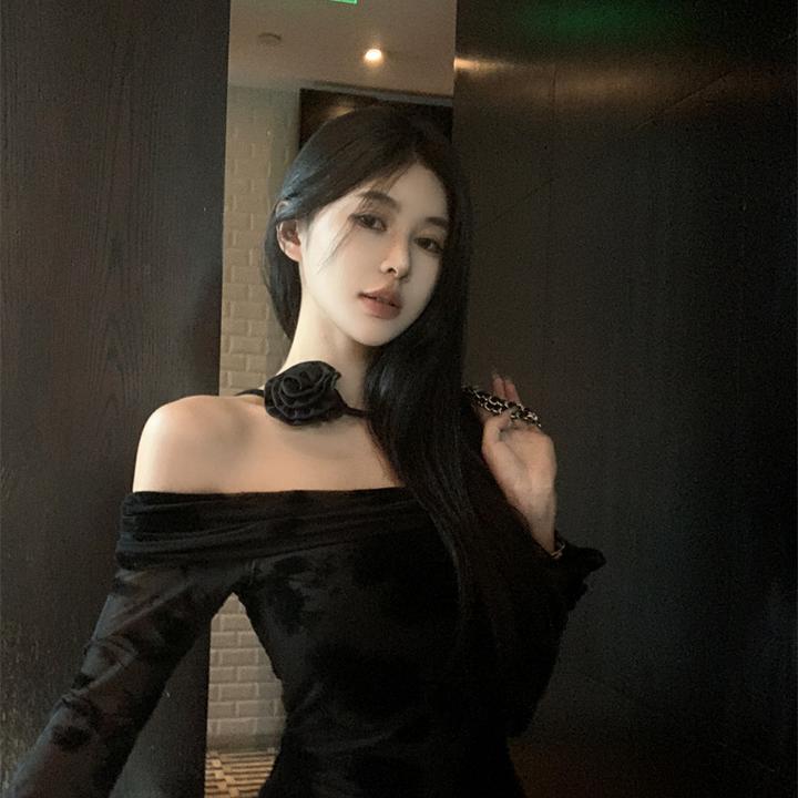 法式气质一字肩网纱丝绒长袖连衣裙女秋冬新款显瘦不规则开叉长裙