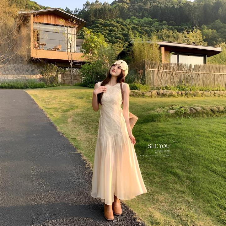 白色无袖收腰长裙2025夏季新款法式高ji感连衣裙气质轻奢裙子女装